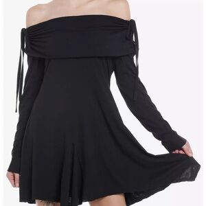 MAKE OFFER! Cozy And Perfect for Fall! Black Off Shoulder Long Sleeve Dress